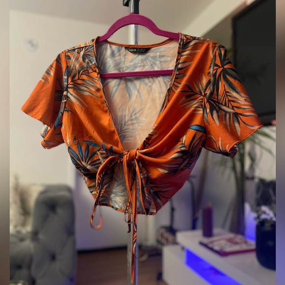 SHEIN Tops - Shein Womens Top V-Neck Front Tie Crop Orange Floral Size M